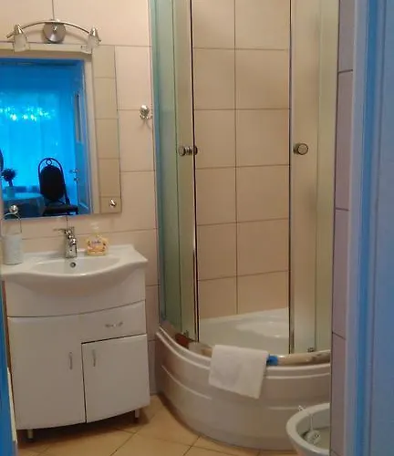 Pod Lipami Pensión *