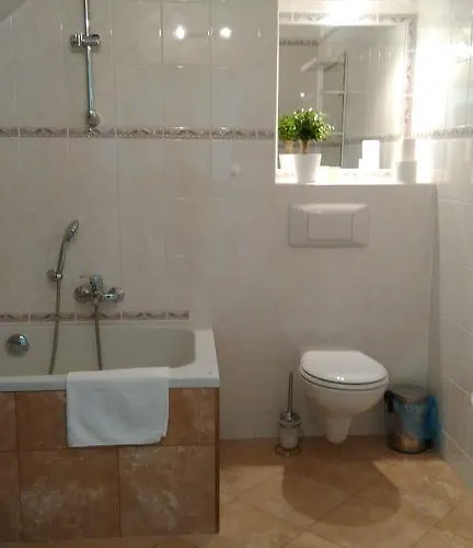 Pod Lipami Pensión Moryn