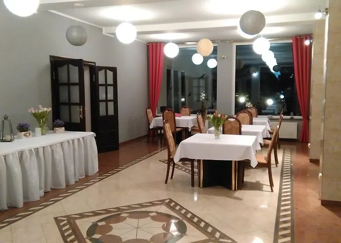 Pod Lipami Pensión *